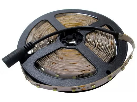 Светодиодная лента негерм. белая 60 шт./м с гнездом, 4,8Вт/м, 12V (5метров=1,1А), 3528 цена за 5м